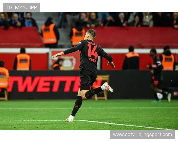 勒沃库森客场2-0击败奥林匹亚科斯，希克5分钟内梅开二度